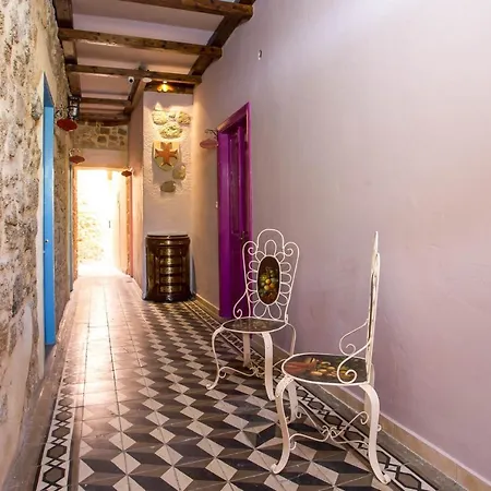 Attiki فندق مبيت وإفطار 3*