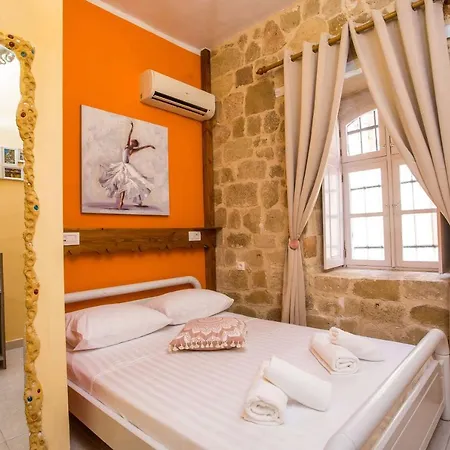 Attiki فندق مبيت وإفطار 3*