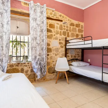 Attiki Bed & Breakfast 3*