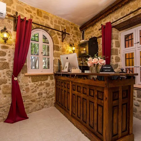 Attiki فندق مبيت وإفطار 3*