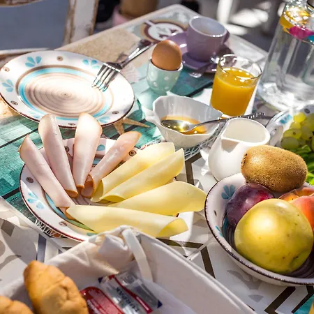 Attiki فندق مبيت وإفطار 3*