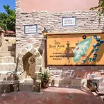 Oda ve Kahvaltı Attiki Rhodes City