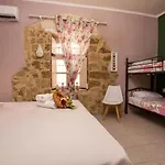 Oda ve Kahvaltı Attiki Rhodes City
