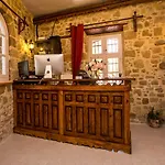 Oda ve Kahvaltı Attiki 3*